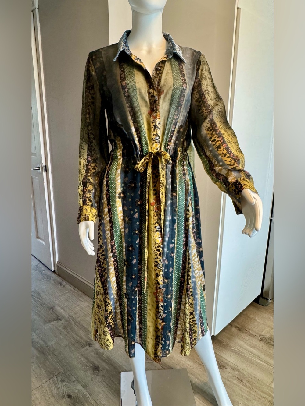 Long-Sleeve Striped Floral Tie-Waist Dress in Green and Gold Tones size Medium